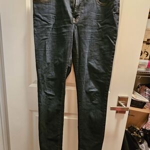 Everlane Curvy High-Rise Skinny Jeans in Deep Indigo